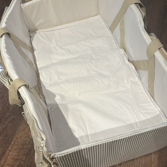 Baby Bag/ Bed - Picture 3 of 3